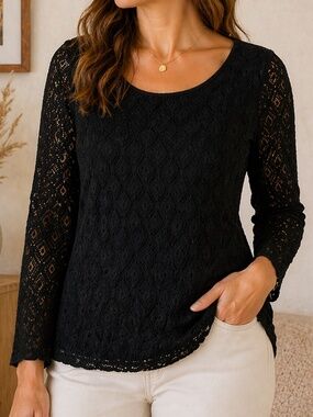Chico’s Black Lace Long Sleeve Top Size 0 Sheer Overlay Lined Stretch